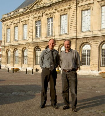 Ritsert Rinsma et Yves Boistelle devant le Muséum d'Histoire Naturelle du Havre