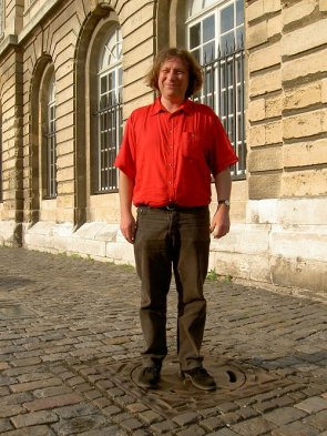 Hervé Chabannes devant le Muséum d'Histoire Naturelle du Havre