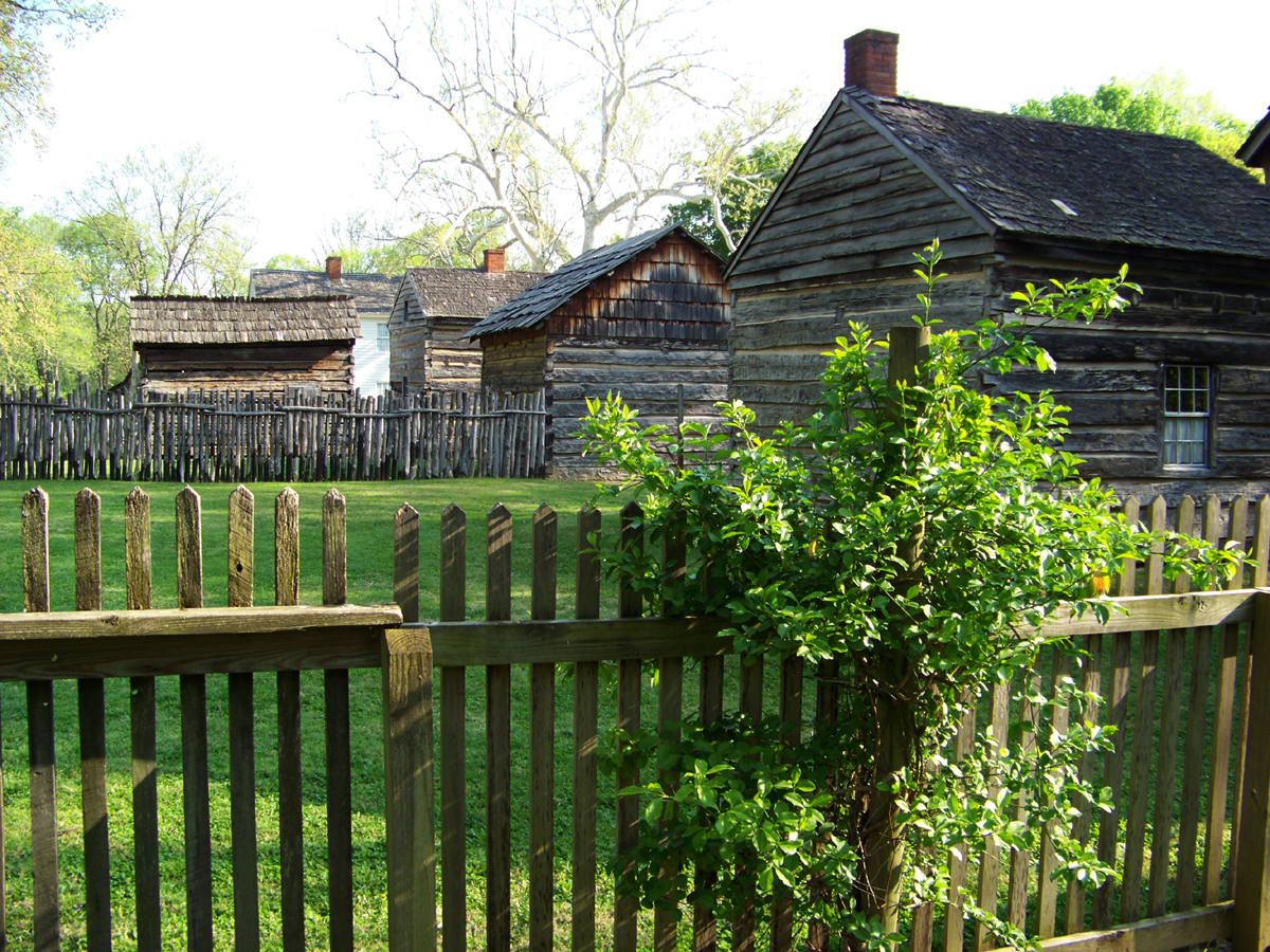New Harmony's log cabins, photograph by Ritsert Rinsma